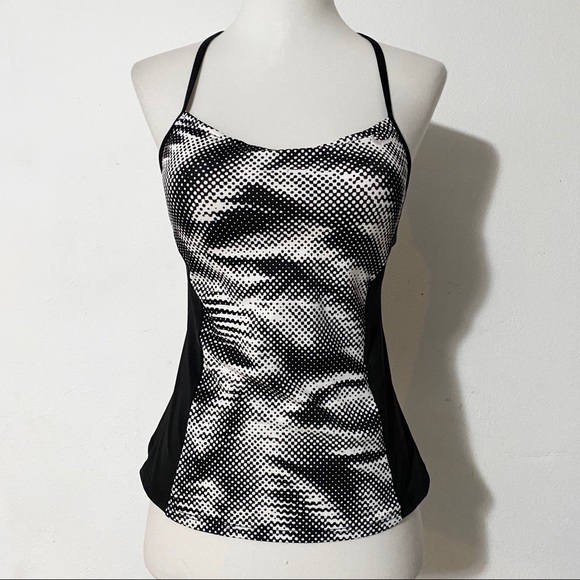 Nike Tops - NIKE Black and White Sports Top